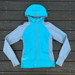 ❌SOLD❌ Vintage Y2K Lululemon Blue/Grey Zip Up Hoodie